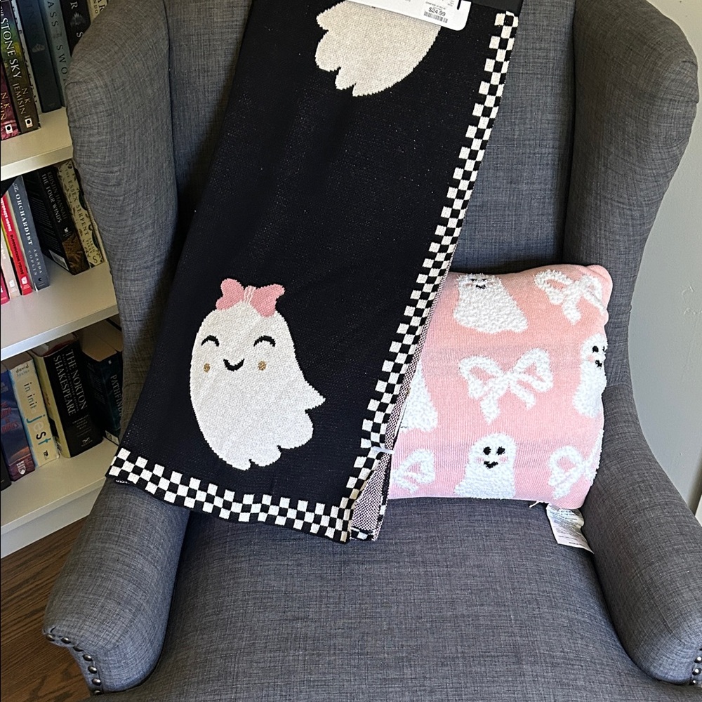 Pink Bow Ghost Blanket with Pink Pillow Set Goblin & Ghoul